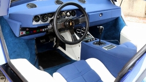 Bianco Leather / Blu AlcantaraInterior image