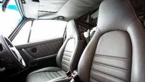 Light Grey LeatherInterior image