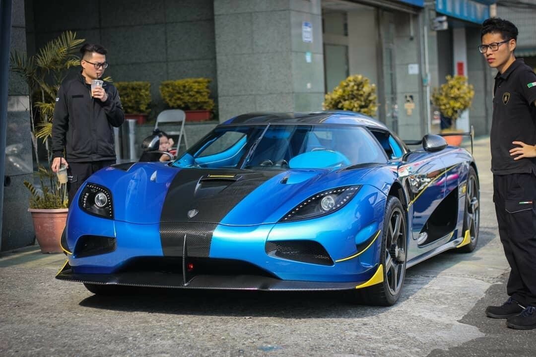 koenigsegg agera r lime green