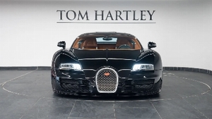 Black / Exposed Carbon FiberColor image