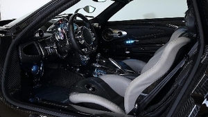 Black / Grey Leather - Grey StitchingInterior image