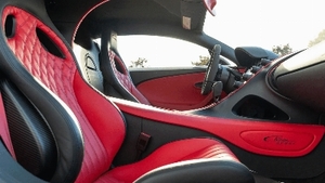 Anthracite / Italian Red LeatherInterior image