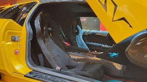 Nero Alcantara - Giallo Stitching / PipingInterior image
