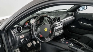 Nero Leather - Grigio Scuro StitchingInterior image