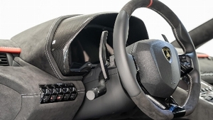 Nero Cosmus Alcantara - Rosso Alala Piping / StitchingInterior image