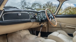 Cream LeatherInterior image