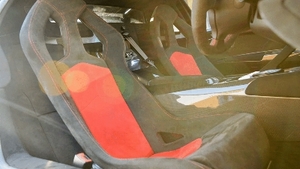 Nero / Rosso Alcantara - Rosso StitchingInterior image