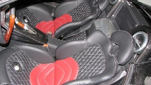 Black / Red Leather - White StitchingInterior image