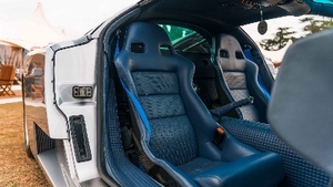 Blu Scuro LeatherInterior image