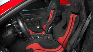 Nero Leather / Alcantara - Rosso Stitching / PipingInterior image