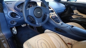 Cream / Blue Leather - White StitchingInterior image