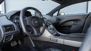 Obsidian Black LeatherInterior image