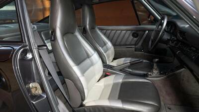 Grey Leather / Light Grey LeatherInterior image