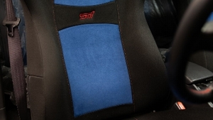 Black / Blue Cloth - Red StitchingInterior image