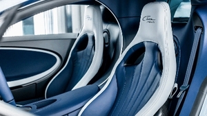 Gris Rafale / Deep Blue LeatherInterior image