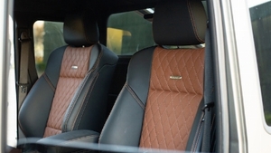 Designo Black / Saddle Brown Leather - Saddle Brown StitchingInterior image