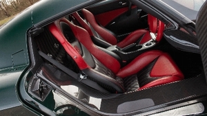 Black / Red Leather - Red StitchingInterior image