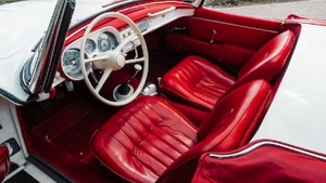 Black / Red LeatherInterior image