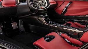 Red / Black LeatherInterior image