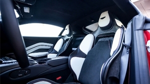 Black / White Leather - White StitchingInterior image