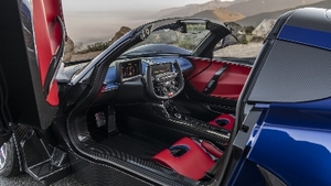 Red / Blue LeatherInterior image
