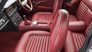 Bordeaux / Rosso LeatherInterior image