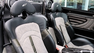 Black / Grey Leather / Grey Alcantara - White StitchingInterior image