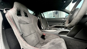 Black Leather / AlcantaraInterior image