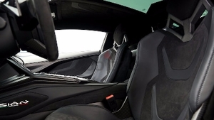 Nero Cosmus Alcantara / LeatherInterior image