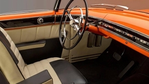 Beige / Black Leather - Black Piping / StitchingInterior image