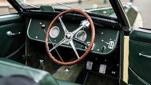 Olive Green LeatherInterior image