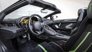 Black Alcantara - Green Piping / StitchingInterior image