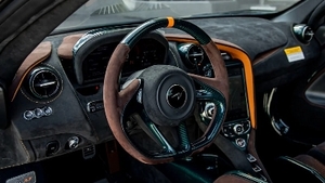 Arabica Brown Leather / Carbon Black AlcantaraInterior image
