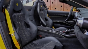 Nero Leather - Giallo StitchingInterior image