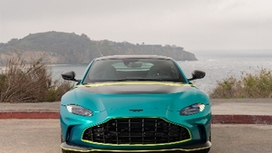 Aston Martin Racing Green 2022Color image