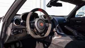 Black Leather / Alcantara - Red StitchingInterior image