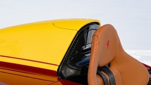 Cuoio Leather - Rosso StitchingInterior image