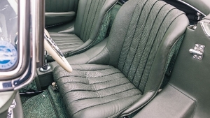 Black Leather - Green StitchingInterior image