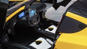 White / Pomelo Yellow LeatherInterior image