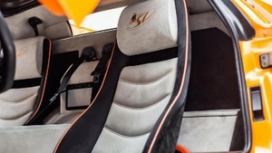 Nero / Grigio Alcantara - Arancio Stitching / PipingInterior image
