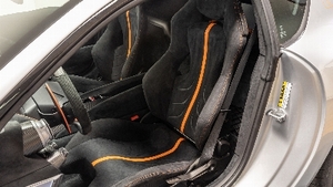 Nero Alcantara - Arancio Stitching / PipingInterior image