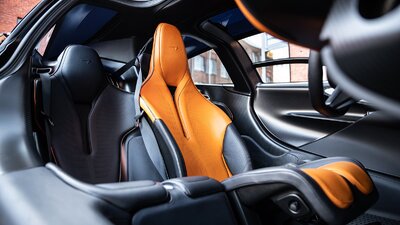 Carbon Black / McLaren Orange LeatherInterior image