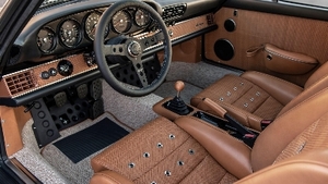 Black / Cinnamon LeatherInterior image