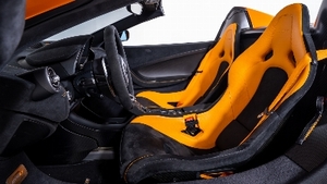 Carbon Black / McLaren Orange Alcantara - McLaren Orange StitchingInterior image