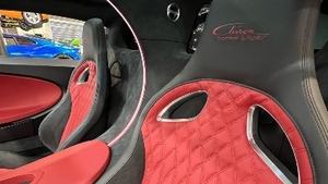 Beluga Black / Italian Red LeatherInterior image