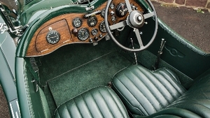 Green LeatherInterior image