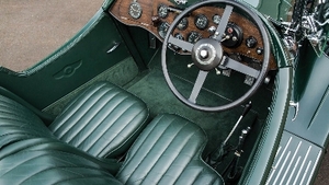 Green LeatherInterior image