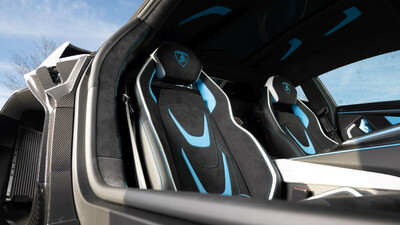 Black Alcantara / Leather - Blue Piping / StitchingInterior image