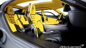 Yellow Alcantara / Black Leather - Black StitchingInterior image