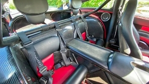 Black / Red LeatherInterior image